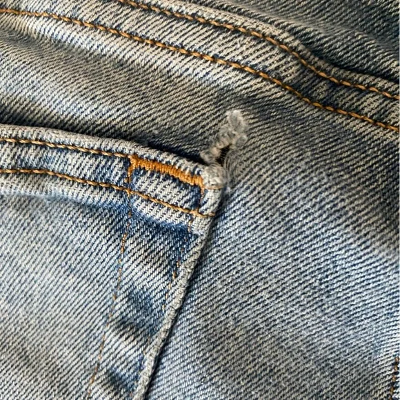 Tommy Hilfiger Jeans - Picture 6 of 9